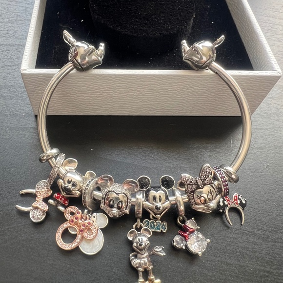 Pandora Mickey and Minnie open bangle - Picture 1 of 5